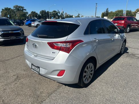 Used 2017 Hyundai Elantra GT FWD image 5