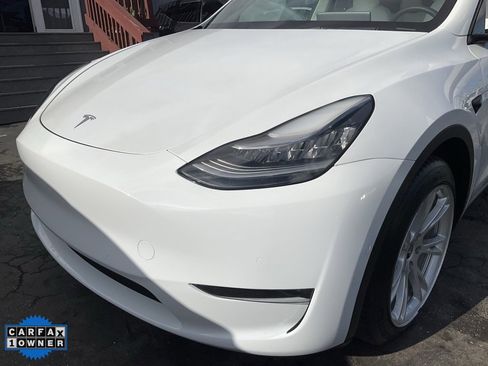 Used 2021 Tesla Model Y Long Range image 94