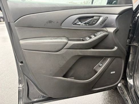 Used 2020 Chevrolet Traverse Premier image 22