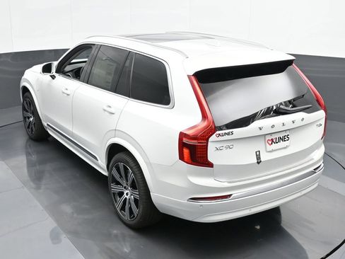 New 2025 Volvo XC90 T8 Core w/ Protection Package Premier AWD/4WD image 39