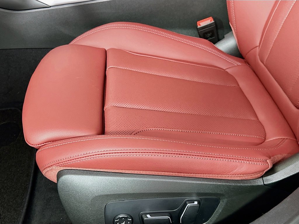 Used 2026 BMW 330i Sedan w/ Premium Package RWD image 21