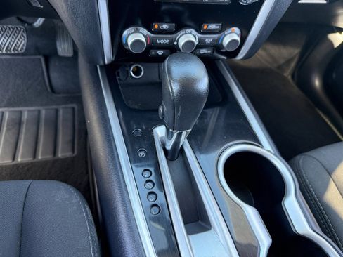 Used 2020 Nissan Pathfinder SV image 31