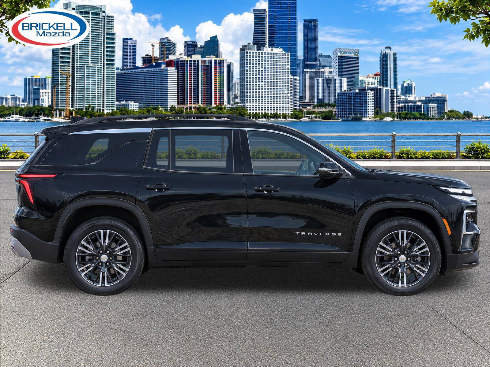 Used 2025 Chevrolet Traverse LT FWD image 8
