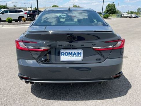 Used 2025 Toyota Camry SE FWD image 4