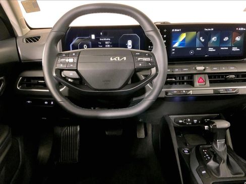 Certified 2025 Kia K4 EX FWD image 5