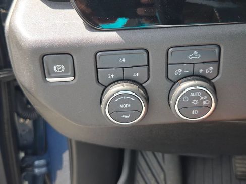 Used 2025 Chevrolet Silverado 2500 LT AWD/4WD image 25