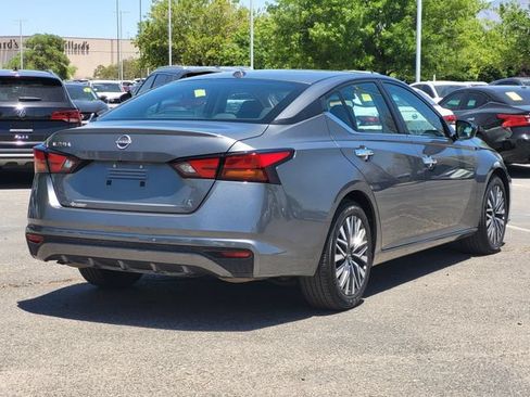 Certified 2025 Nissan Altima 2.5 SV FWD image 3
