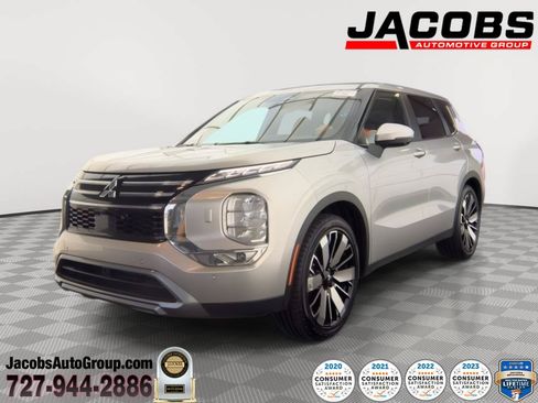 Used 2025 Mitsubishi Outlander SE AWD/4WD image 1