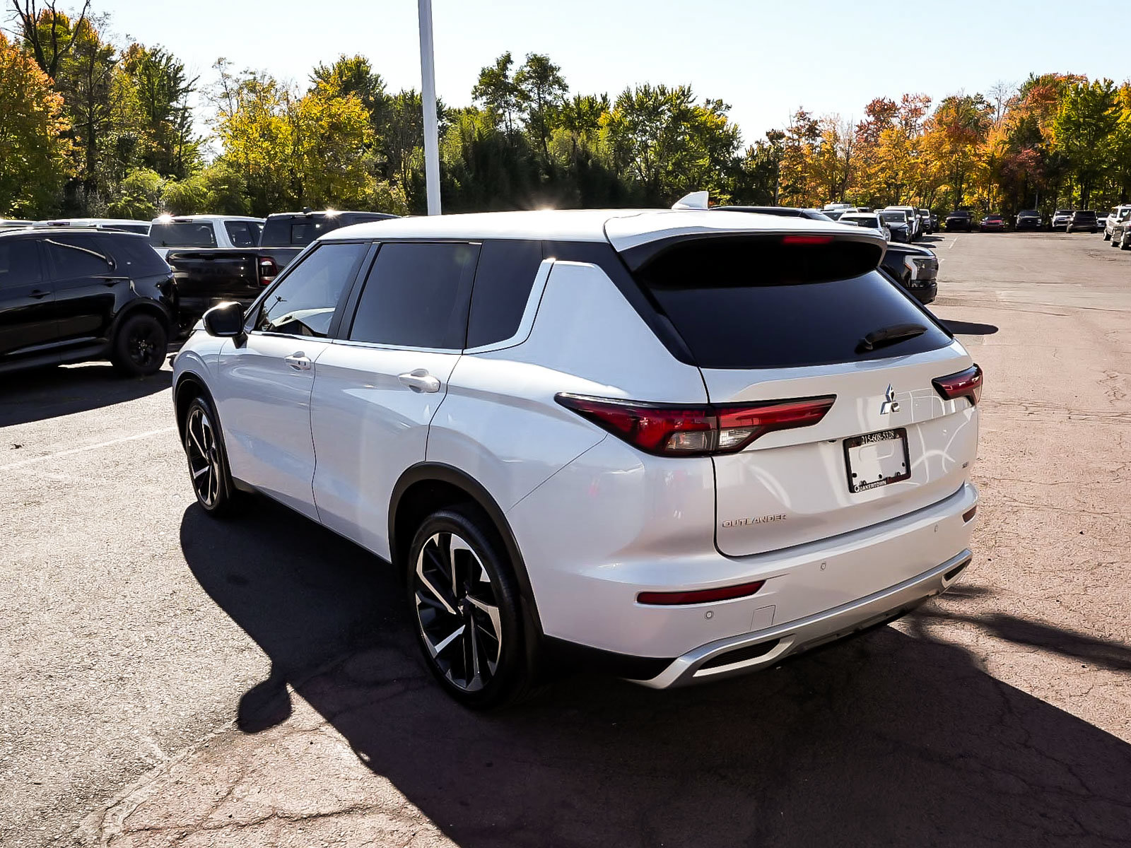Used 2024 Mitsubishi Outlander SE AWD/4WD image 4