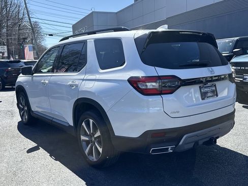 Used 2025 Honda Pilot Elite image 6