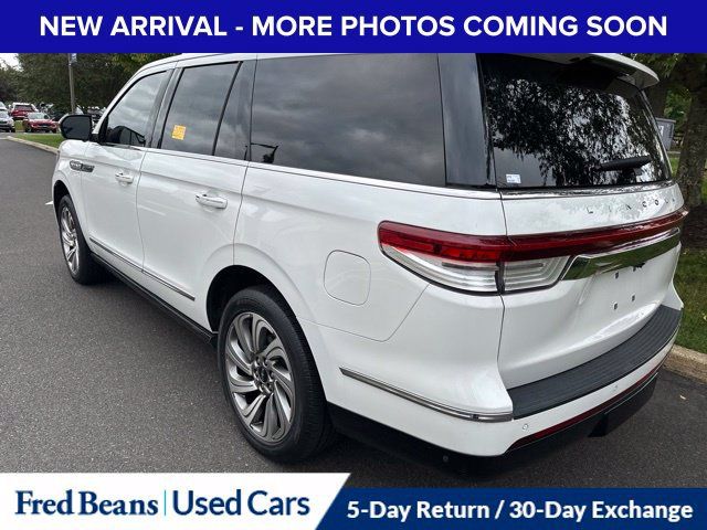 Used 2023 Lincoln Navigator Reserve AWD/4WD image 6