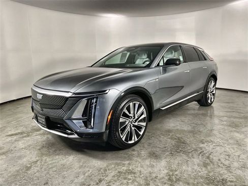 Used 2023 Cadillac Lyriq 2WD image 4