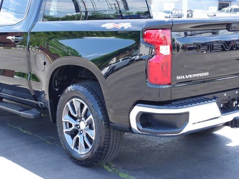 Used 2023 Chevrolet Silverado 1500 LT AWD/4WD image 10