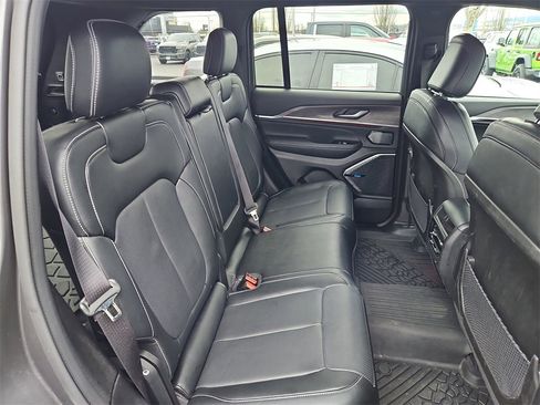 Used 2023 Jeep Grand Cherokee Overland image 27
