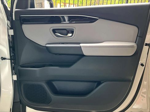 Used 2025 Honda Pilot Touring image 22