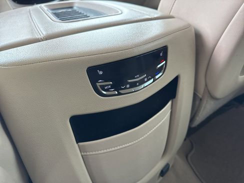 Used 2019 Cadillac Escalade Luxury AWD/4WD image 38