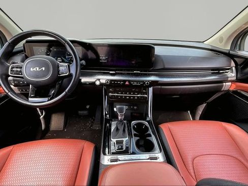 Used 2022 Kia Carnival SX Prestige image 7