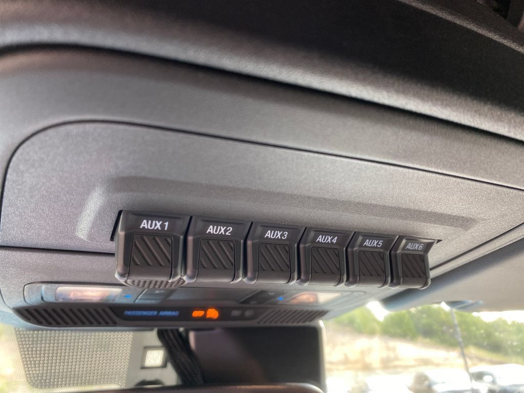 Used 2024 Ford Bronco Heritage Edition AWD/4WD image 34