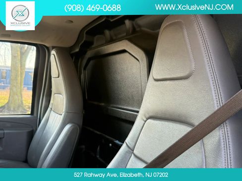 Used 2019 Chevrolet Express 2500 w/ Driver Convenience Package RWD image 9