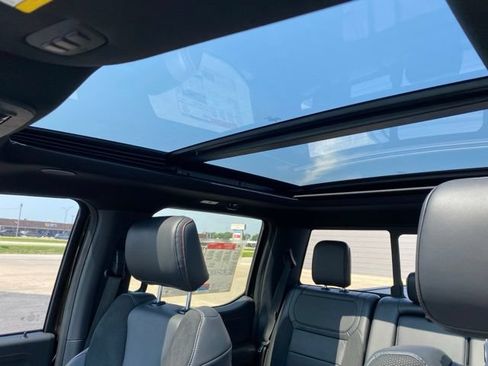 Used 2025 Ford F150 Raptor AWD/4WD image 33