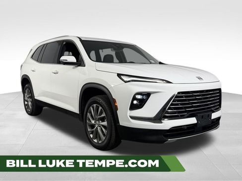 Used 2025 Buick Enclave Preferred AWD/4WD image 1