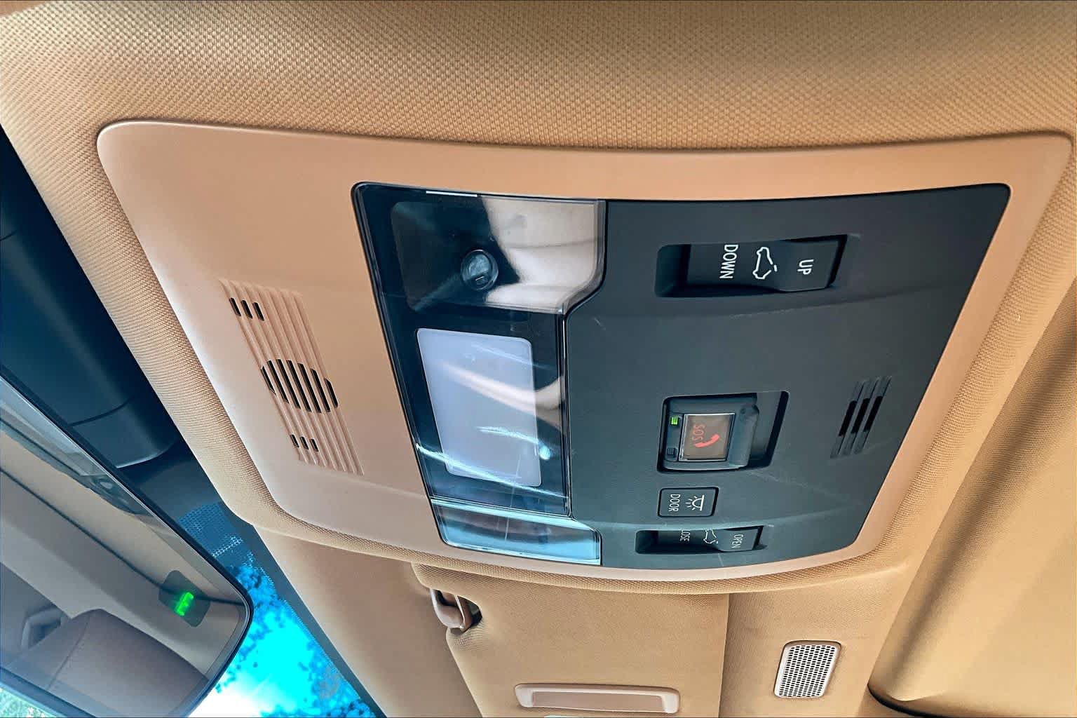 Used 2025 Lexus ES 350 w/ Premium Package FWD image 32