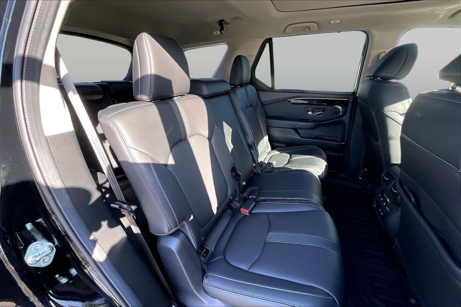 Used 2024 Honda Pilot Touring image 19