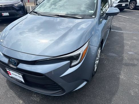 Used 2025 Toyota Corolla LE FWD image 29