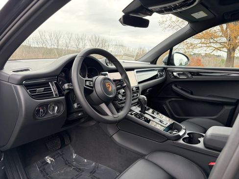 Certified 2026 Porsche Macan Turbo AWD/4WD image 4