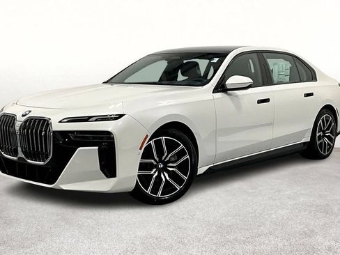 New 2025 BMW i7 eDrive50 RWD image 2