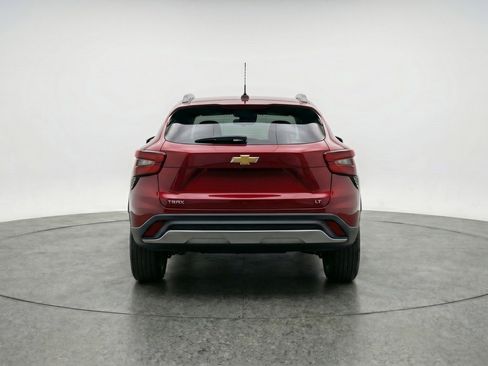 Used 2025 Chevrolet Trax LT FWD image 7