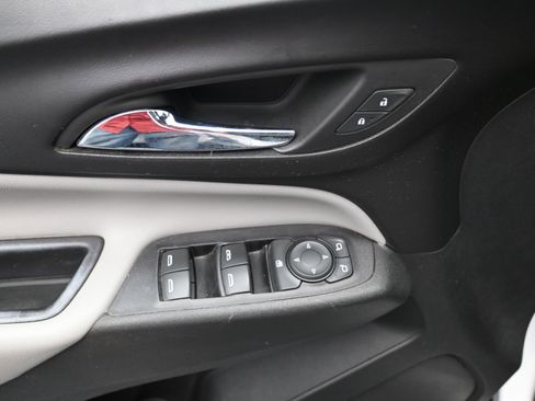 Used 2019 Chevrolet Equinox LT FWD image 14