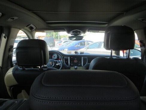 Used 2017 Porsche Macan S image 16