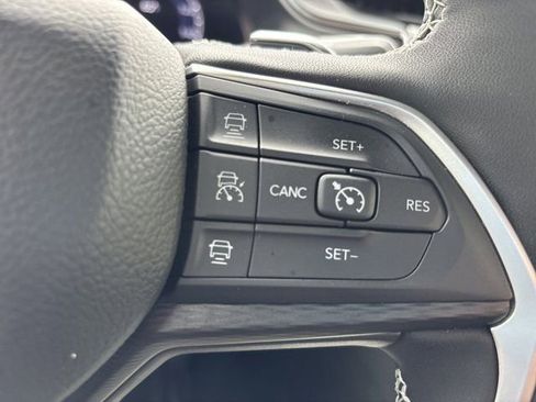 Used 2025 Jeep Grand Cherokee L Laredo w/ Luxury Tech Group I image 30