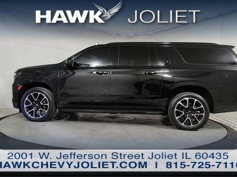 Used 2023 Chevrolet Suburban RST w/ Sport Performance Package AWD/4WD image 5