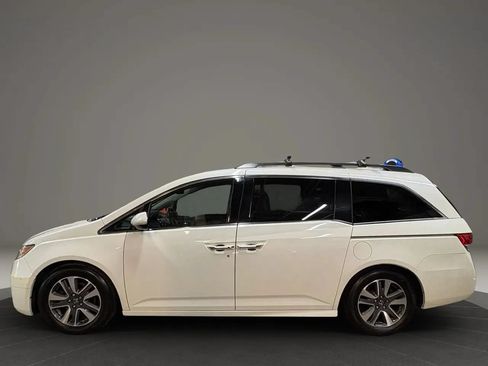 Used 2017 Honda Odyssey Touring image 5