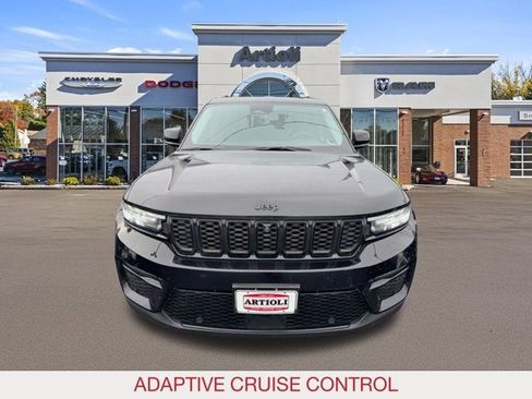Used 2023 Jeep Grand Cherokee Limited w/ Luxury Tech Group II image 3