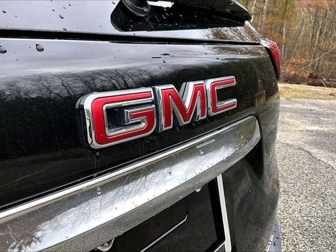 Used 2024 GMC Terrain SLE AWD/4WD image 33