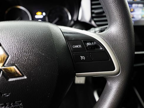 Used 2020 Mitsubishi Outlander ES image 31