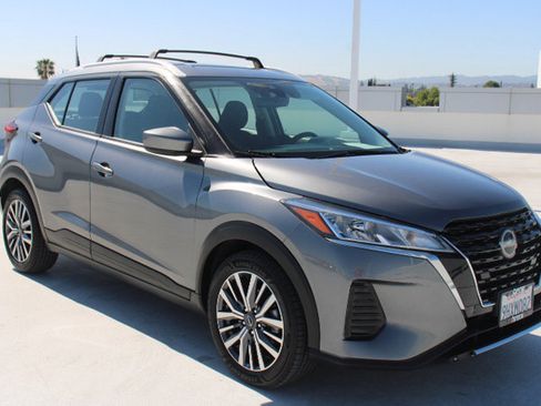 Used 2023 Nissan Kicks SV w/ Interior Electronics Package FWD image 2
