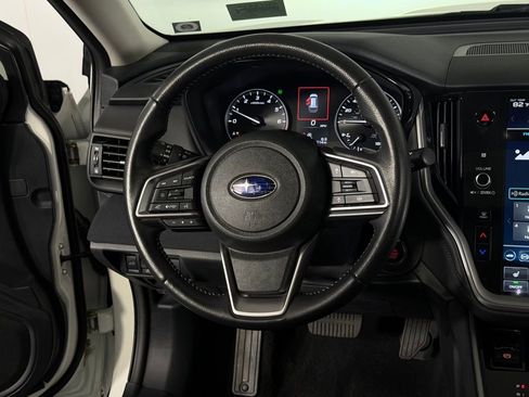 Used 2025 Subaru Outback Premium image 16