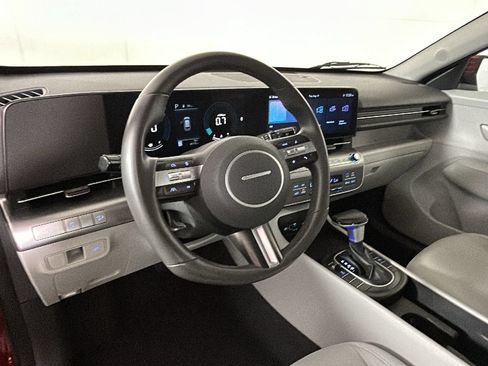 Used 2025 Hyundai Kona SEL AWD/4WD image 16