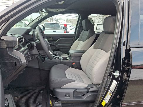 Certified 2025 Toyota Tacoma TRD Off-Road image 16