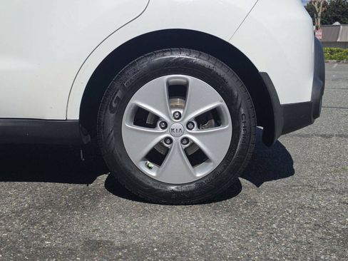 Used 2016 Kia Soul w/ Option Group 020 FWD image 14