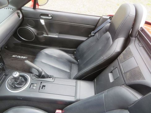 Used 2008 MAZDA MX-5 Miata Grand Touring w/ Premium Pkg image 23