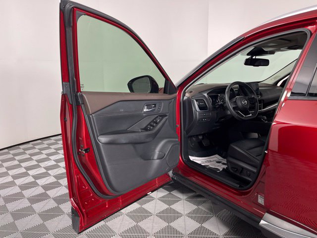 Used 2023 Nissan Rogue SL w/ SL Premium Package FWD image 18