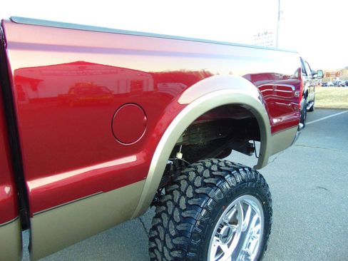 Used 2005 Ford F250 Lariat image 29