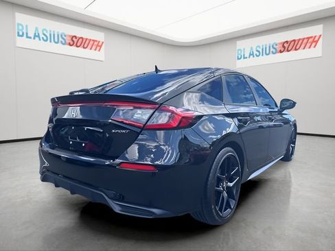 Used 2025 Honda Civic Sport image 3