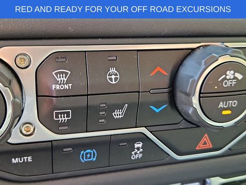 Used 2025 Jeep Wrangler Unlimited Sahara AWD/4WD image 22