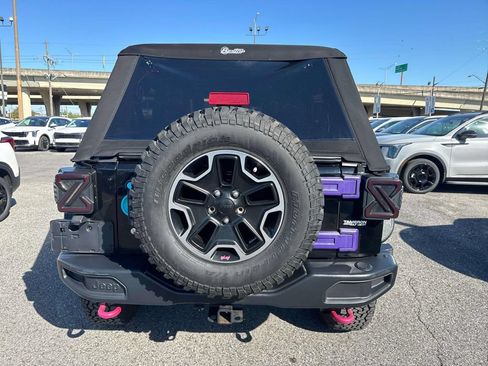 Used 2015 Jeep Wrangler Unlimited Rubicon AWD/4WD image 8